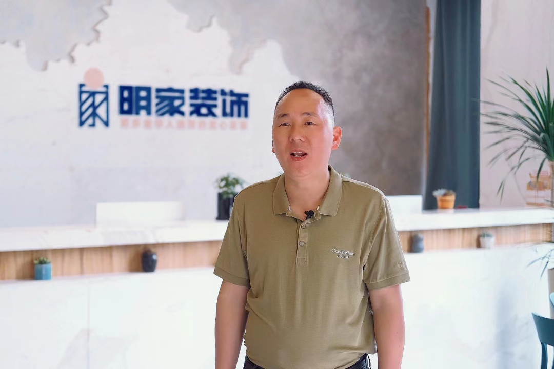 “點(diǎn)亮?xí)?照亮童年” 丨明家裝飾董事長(zhǎng)盧森軍為困難家庭改造愛心書屋，照亮孩子的夢(mèng)想~